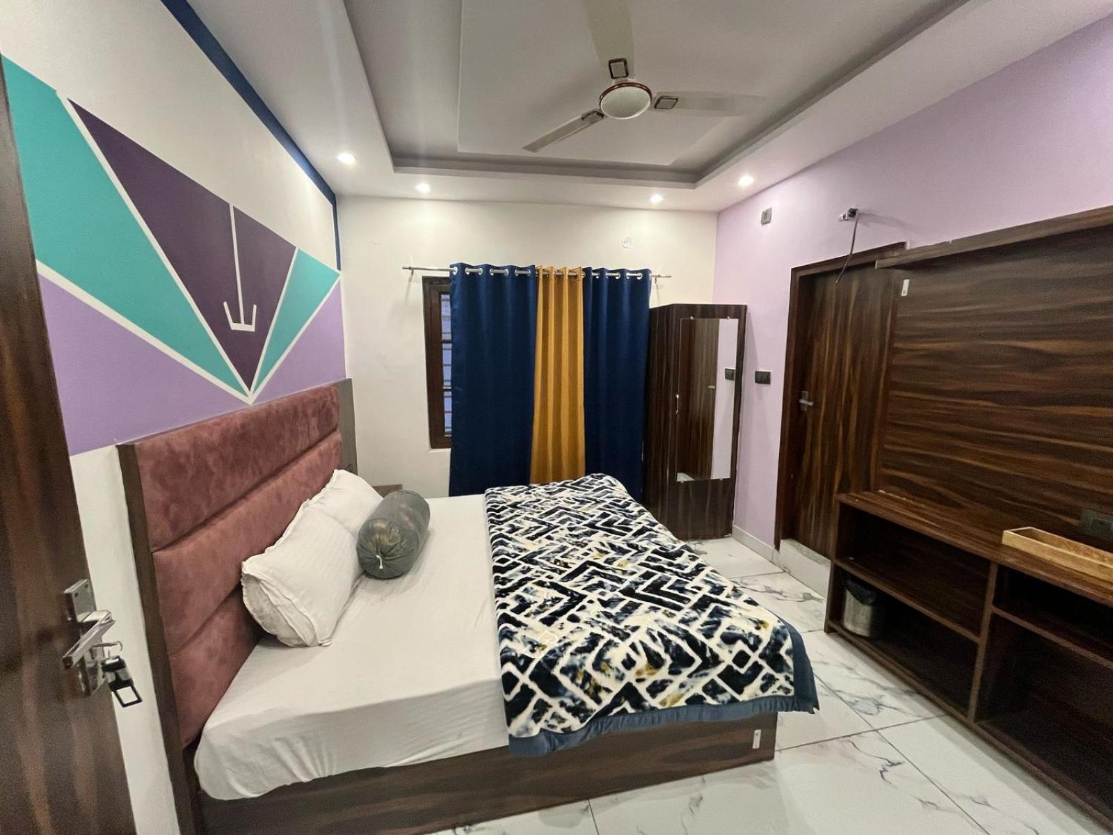 Bonfire Hostels Rishīkesh Extérieur photo